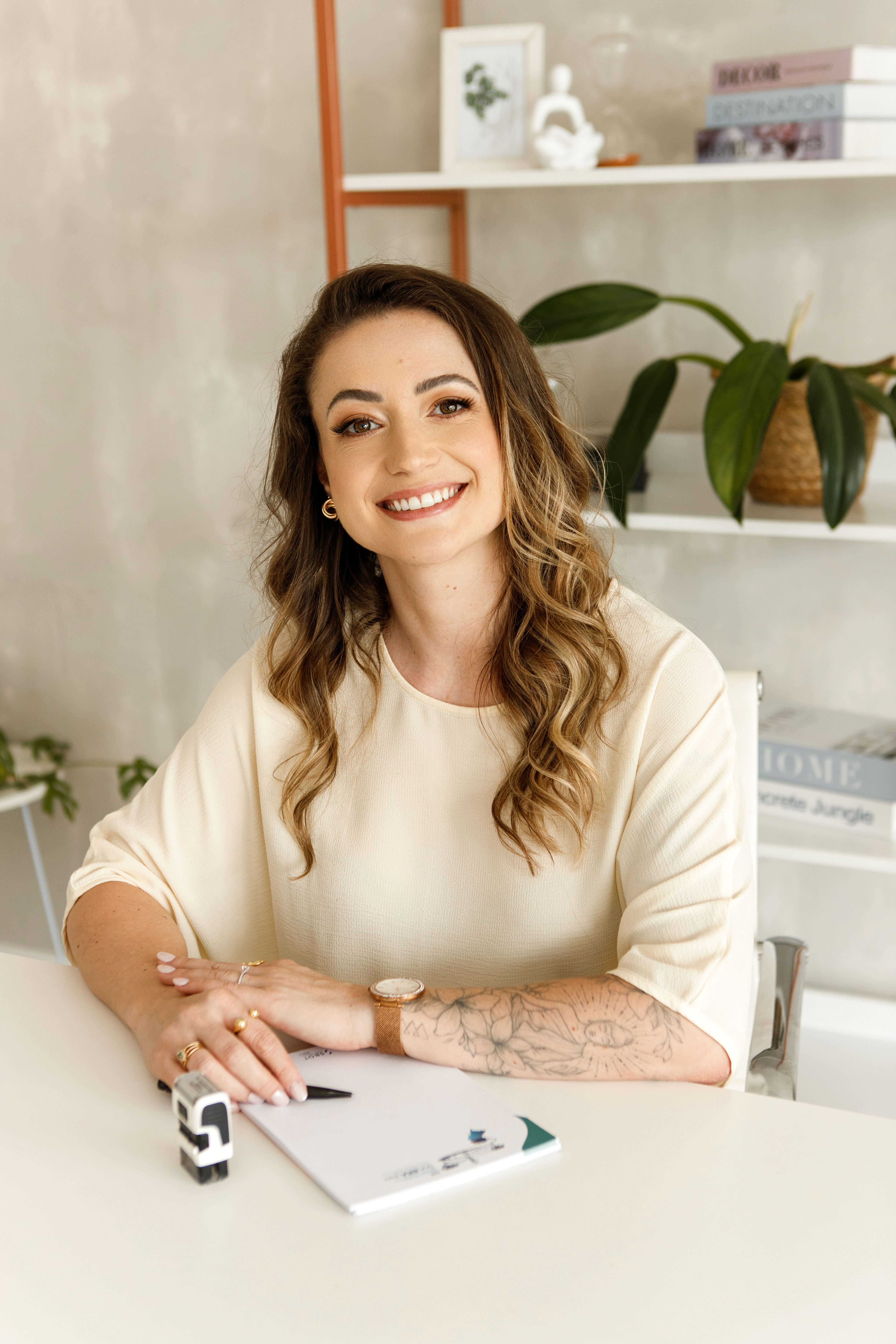 Dra. Ana Pierin - Ortopedista e Traumatologista em seu consultório